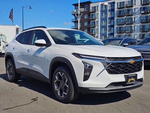 New 2026 Chevrolet Trax LT FWD image 7
