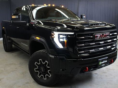 Used 2025 GMC Sierra 2500 AT4X AWD/4WD image 1