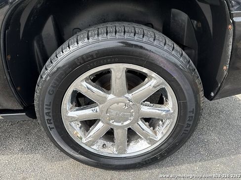Used 2012 GMC Yukon Denali AWD/4WD image 8