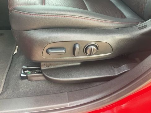 Used 2022 Chevrolet Blazer RS w/ Enhanced Convenience Package image 7