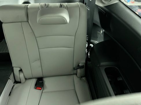 Used 2019 Honda Pilot Touring image 23