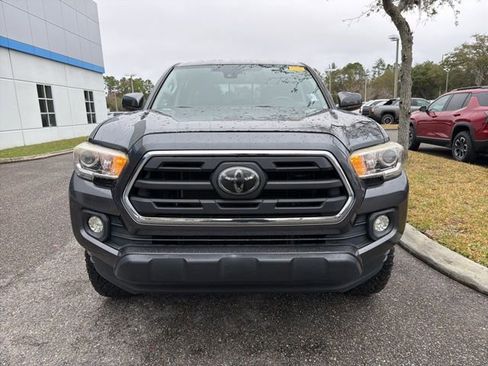 Used 2018 Toyota Tacoma SR5 image 2