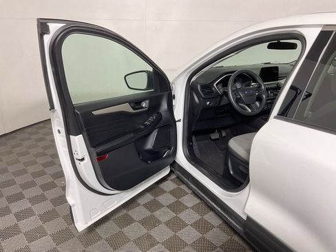 Used 2022 Ford Escape SE image 16