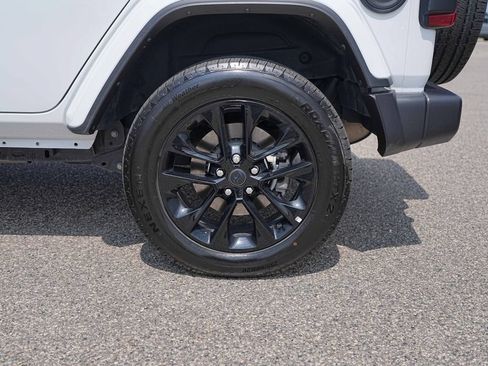Used 2024 Jeep Wrangler Unlimited Sahara AWD/4WD image 13
