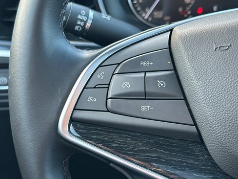 Used 2025 Cadillac XT5 Premium Luxury image 36