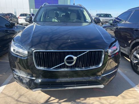 Used 2019 Volvo XC90 T5 Momentum w/ Multimedia Package image 3