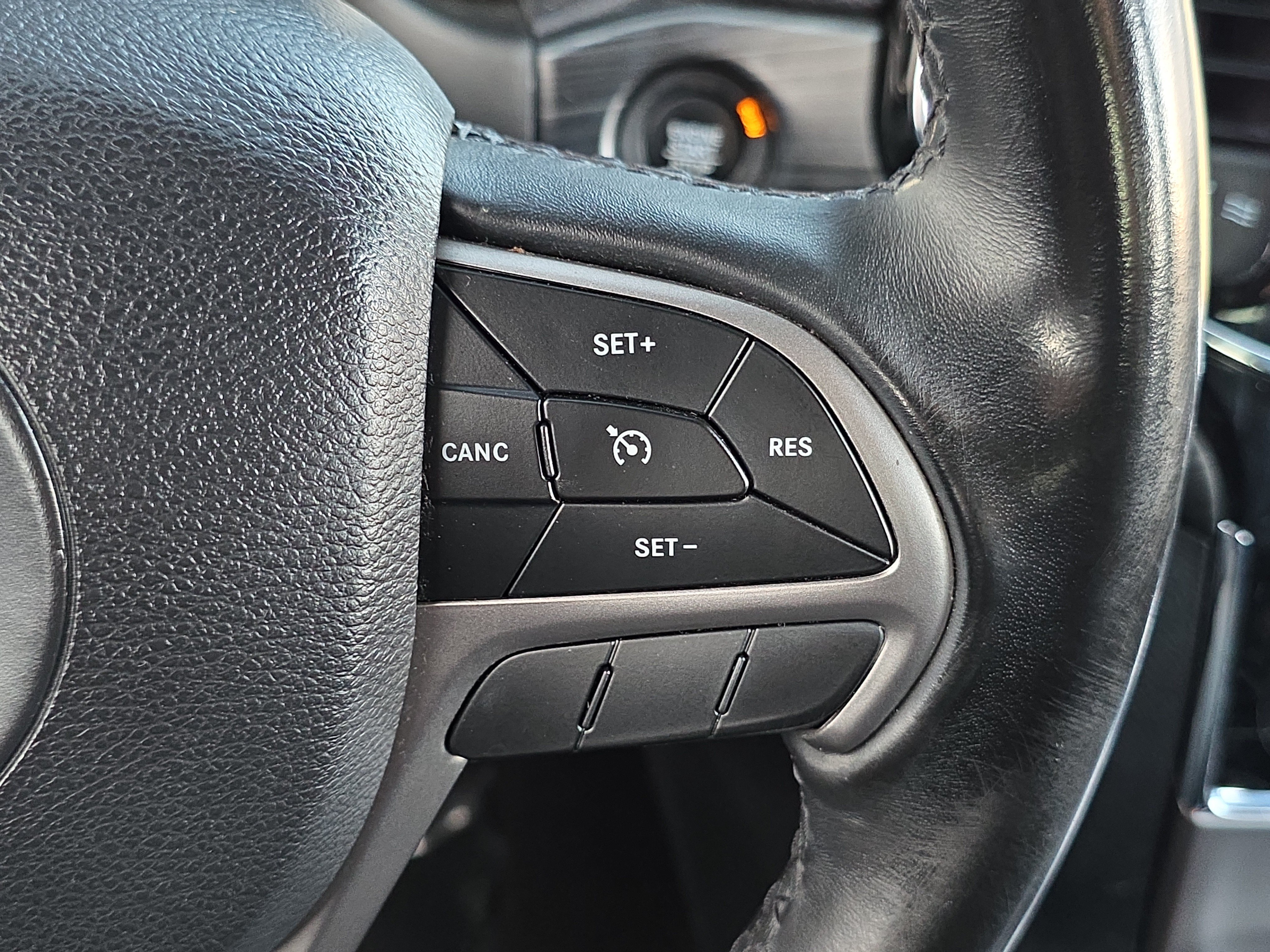 Used 2020 Jeep Grand Cherokee Laredo w/ Laredo X Package RWD image 13