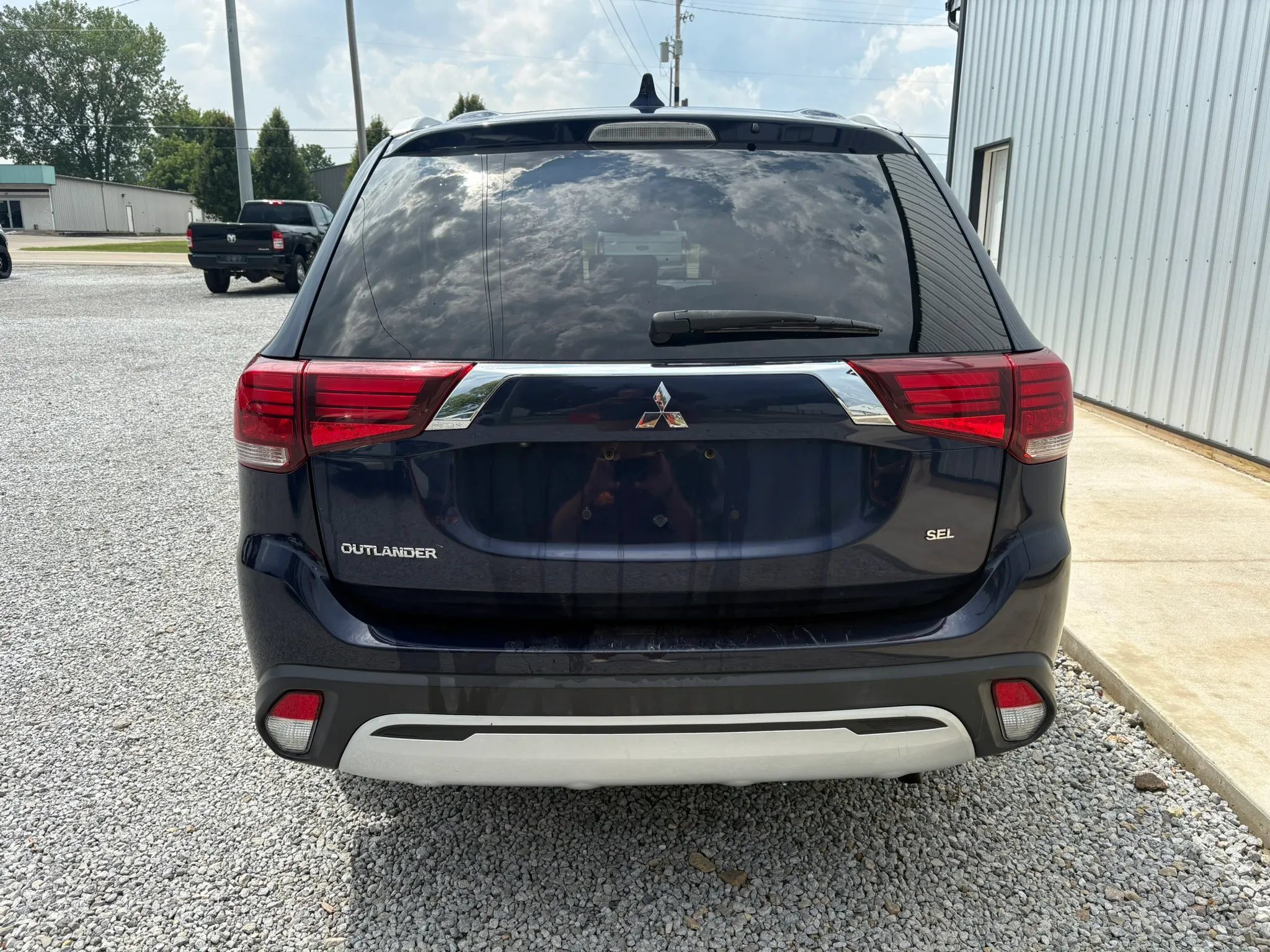 Used 2020 Mitsubishi Outlander SEL AWD/4WD image 3
