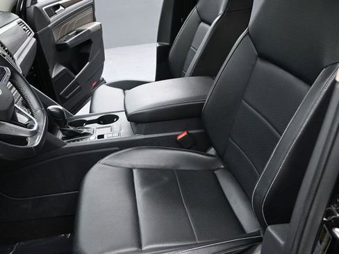 Used 2021 Volkswagen Atlas SE image 15
