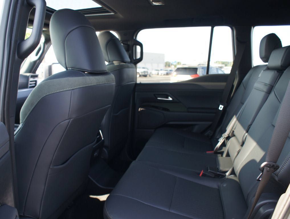 Used 2026 Lexus GX 550 AWD/4WD image 15