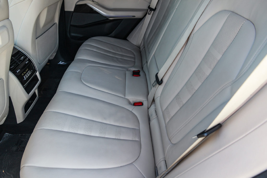 Used 2020 BMW X5 xDrive40i w/ Premium Package AWD/4WD image 19