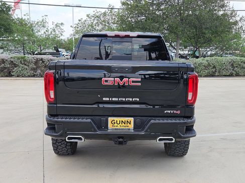 Used 2025 GMC Sierra 1500 AT4 w/ AT4 Premium Package AWD/4WD image 4