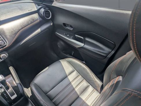 Used 2020 Nissan Kicks SR w/ SR Premium Package FWD image 17
