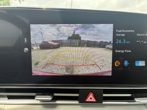 Used 2025 Hyundai Elantra Limited FWD image 21