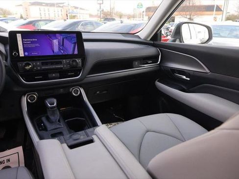 Certified 2026 Toyota Grand Highlander AWD image 30