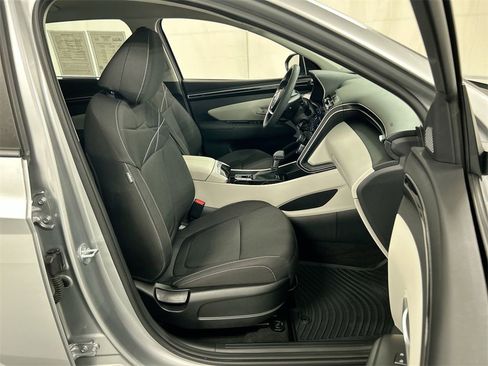 Used 2024 Hyundai Tucson SE image 22