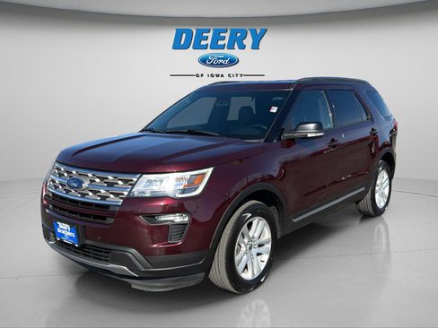 Used 2018 Ford Explorer XLT w/ Equipment Group 202A image 11
