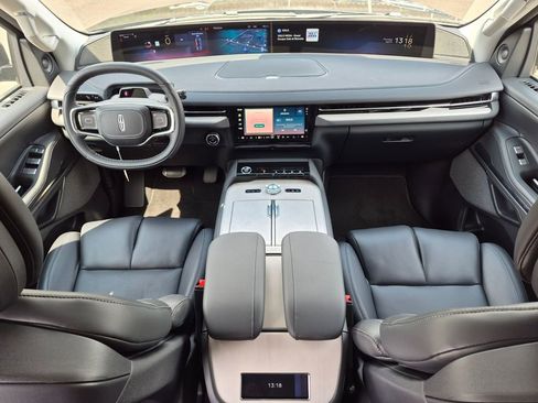 New 2026 Lincoln Navigator L Reserve AWD/4WD image 17