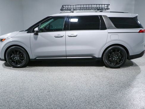 Used 2024 Kia Carnival SX Prestige FWD image 10