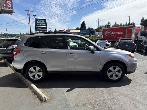 Used 2014 Subaru Forester 2.5i Touring AWD/4WD image 10