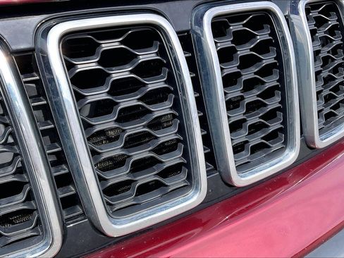 Used 2021 Jeep Grand Cherokee Limited image 26