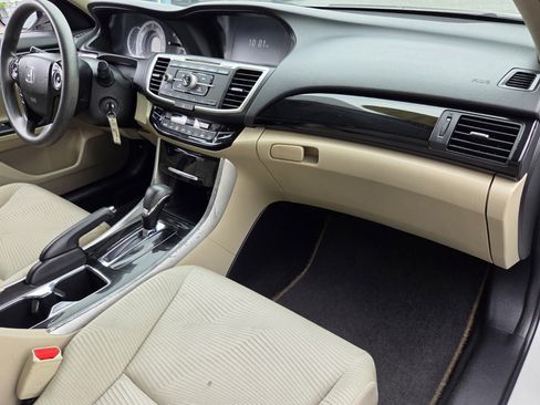 Used 2017 Honda Accord LX image 16