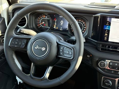 New 2026 Jeep Gladiator Sport AWD/4WD image 14