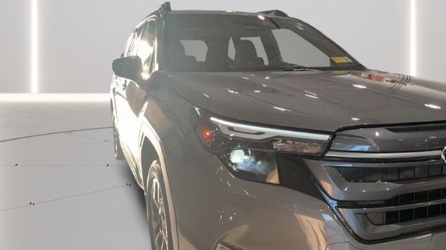 Used 2025 Subaru Forester Premium AWD/4WD image 31