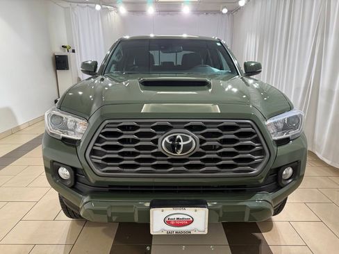 Certified 2022 Toyota Tacoma TRD Sport image 8