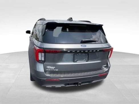 Used 2025 Ford Explorer Active w/ Active Comfort Package AWD/4WD image 8