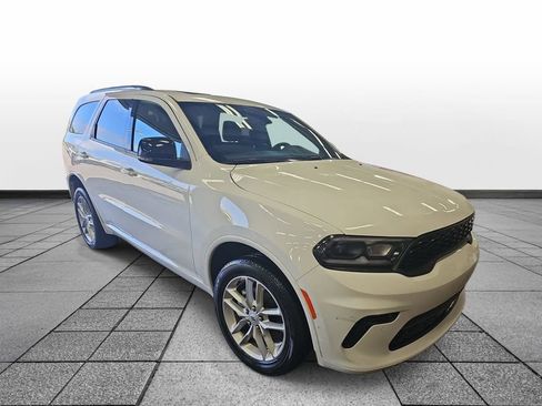 Used 2025 Dodge Durango GT AWD/4WD image 3