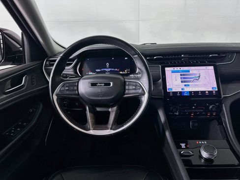 Used 2022 Jeep Grand Cherokee L Limited AWD/4WD image 17
