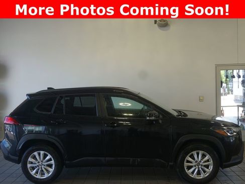 Certified 2025 Toyota Corolla Cross LE AWD/4WD image 2