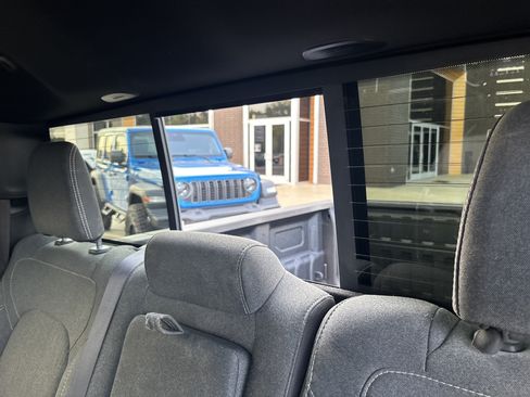 Used 2020 RAM 1500 Big Horn AWD/4WD image 37