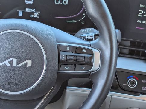 Used 2024 Kia Sportage EX image 18