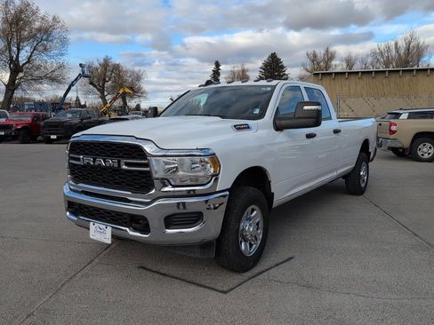 Used 2024 RAM 2500 Tradesman w/ Chrome Appearance Group image 5