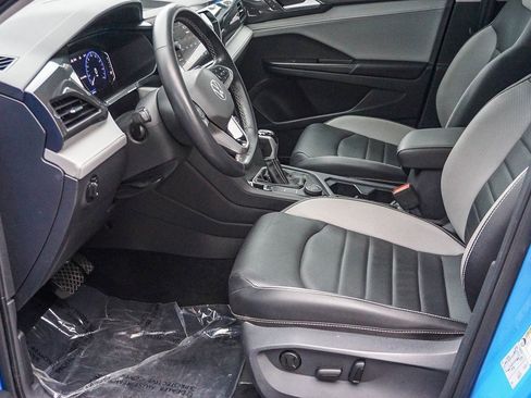 Used 2022 Volkswagen Taos SEL image 18