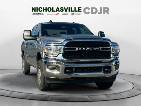 Used 2024 RAM 3500 Tradesman w/ Chrome Appearance Group image 7