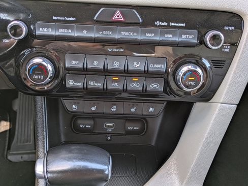 Used 2020 Kia Sportage EX w/ EX Technology Package image 25