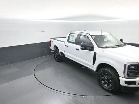 New 2026 Ford F250 4x4 Crew Cab Super Duty image 24