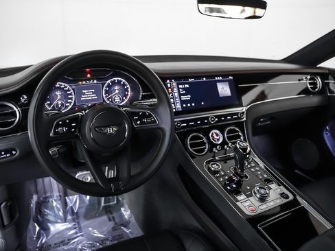 Used 2022 Bentley Continental GT V8 image 6