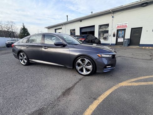Used 2018 Honda Accord Touring image 5