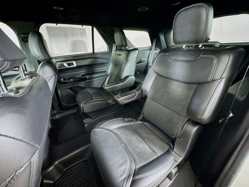 Used 2022 Ford Explorer ST image 22
