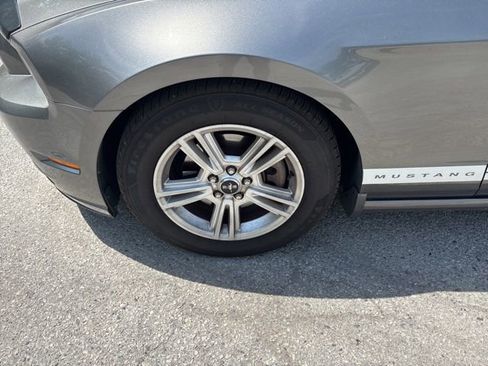Used 2014 Ford Mustang Coupe RWD image 10