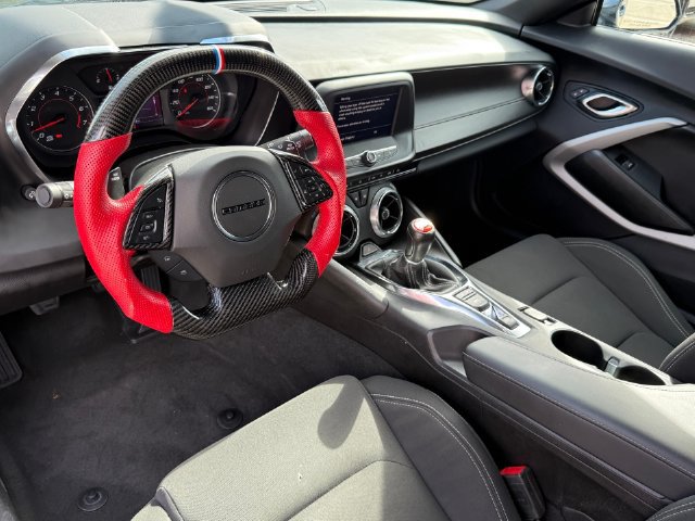 Used 2021 Chevrolet Camaro LT RWD image 10