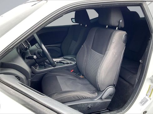 Used 2016 Dodge Challenger SXT RWD image 25