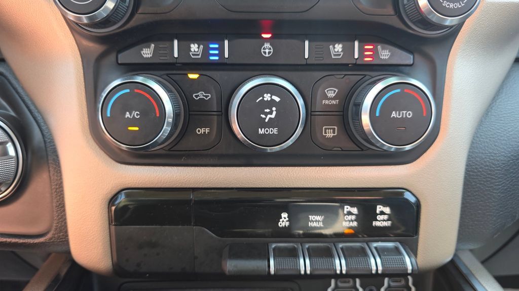 Used 2019 RAM 1500 Laramie AWD/4WD image 32