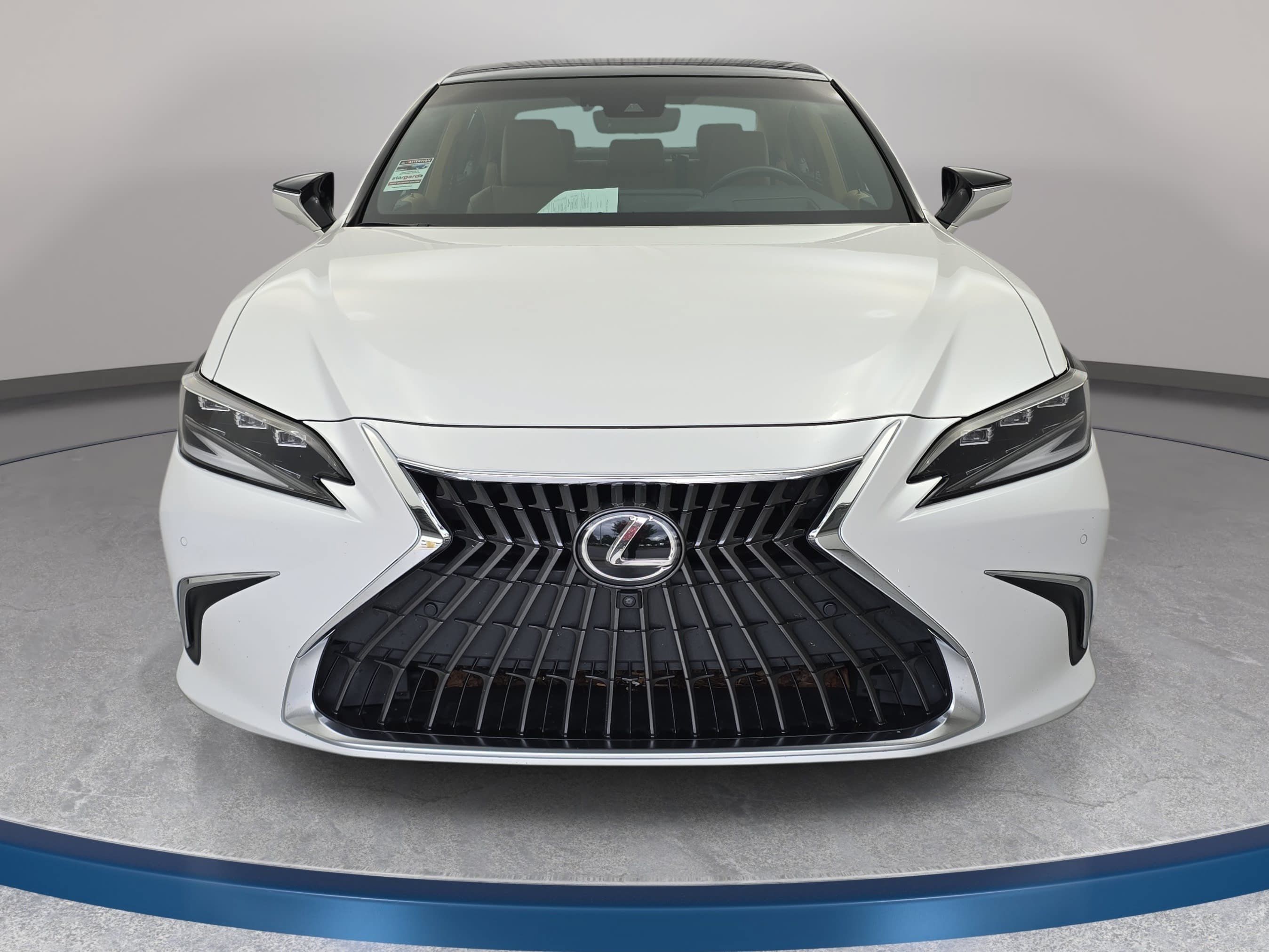 Used 2022 Lexus ES 350 Ultra Luxury w/ Accessory Package 2 FWD image 2