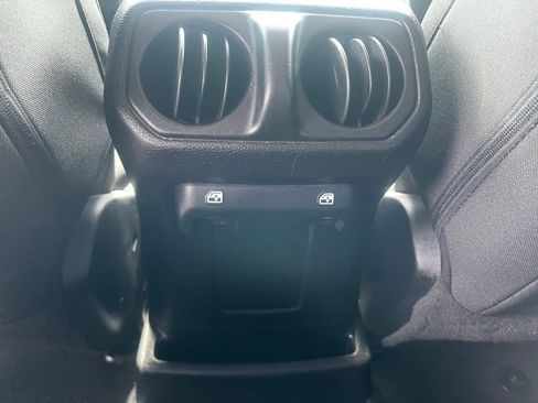 Used 2024 Jeep Wrangler Unlimited Rubicon 4xe image 32