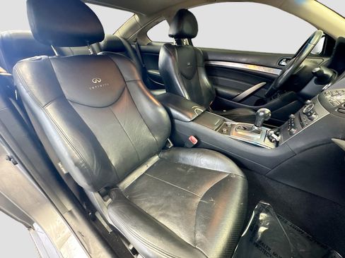 Used 2011 INFINITI G37 Journey w/ Premium Pkg image 15
